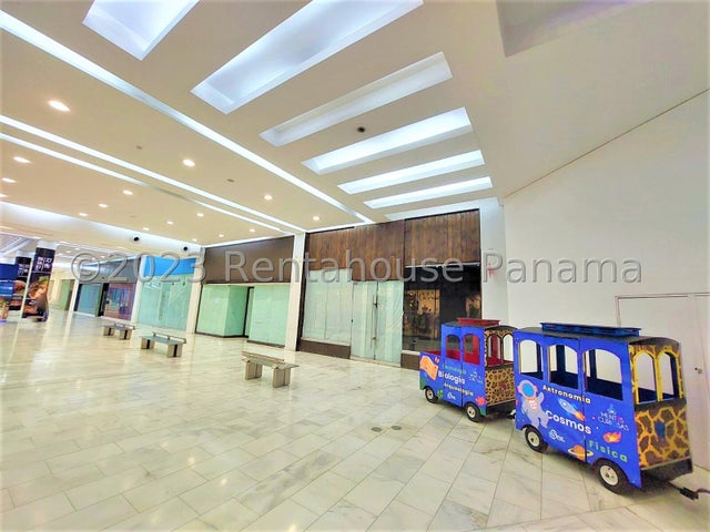 Commercial Space in Albrook Mall, Panamá